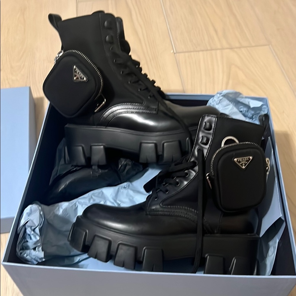 Prada monolith sz 7.5 Authentic